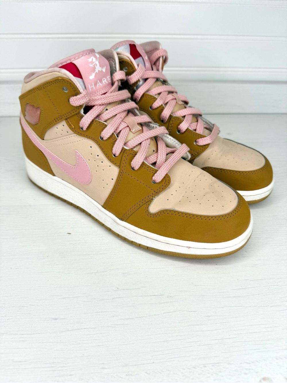 Air Jordan 1 Mid GG Lola Bunny 7.5Y Wheat Pink 724072-730 Womens 9 Lightly Used